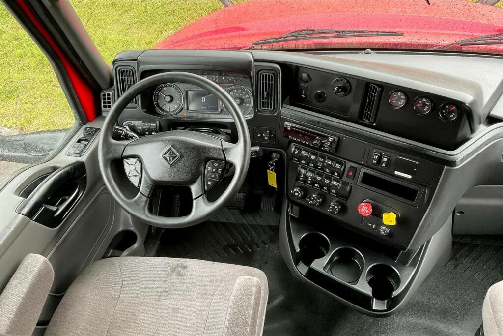 2021 INT LT625 6×4 Sleeper