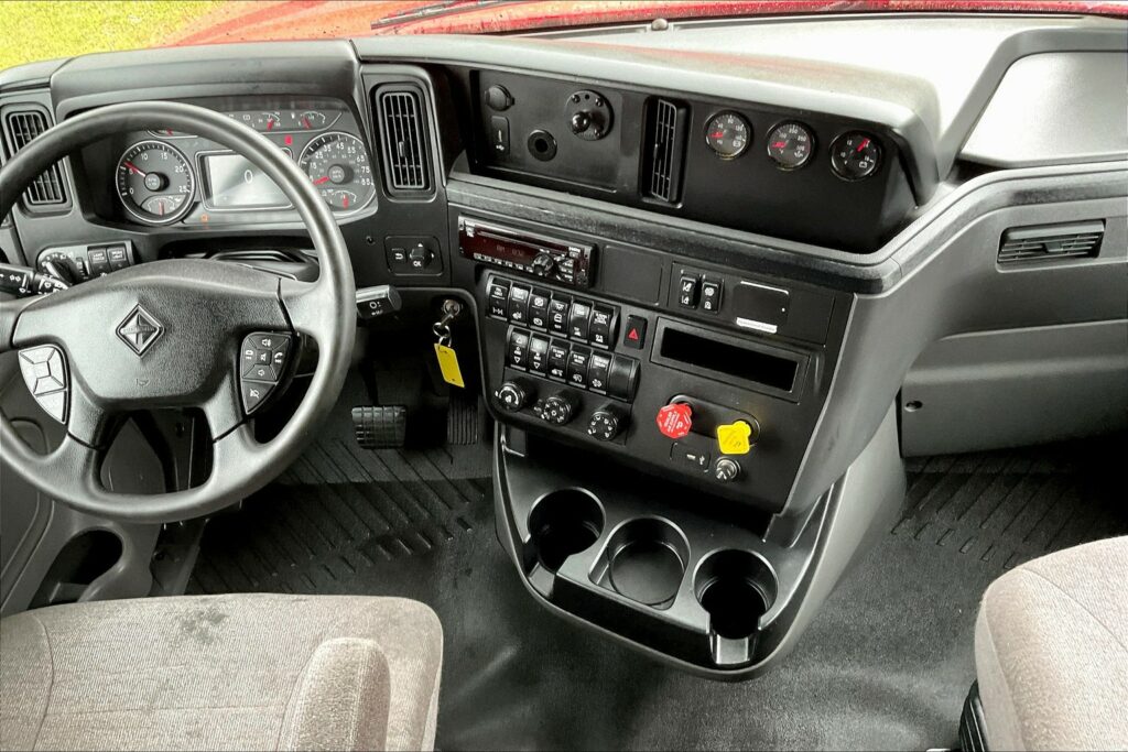 2021 INT LT625 6×4 Sleeper