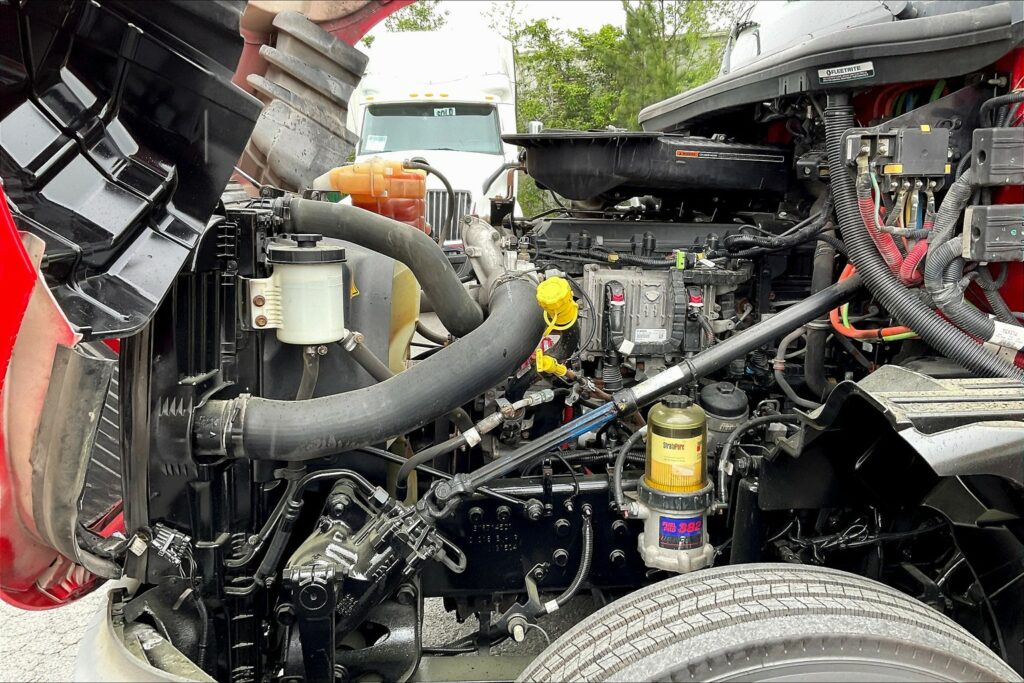 2021 INT LT625 6×4 Sleeper