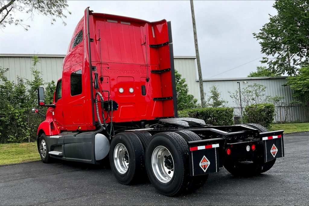 2021 INT LT625 6×4 Sleeper