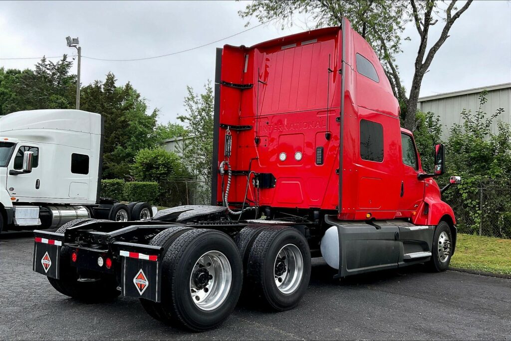 2021 INT LT625 6×4 Sleeper