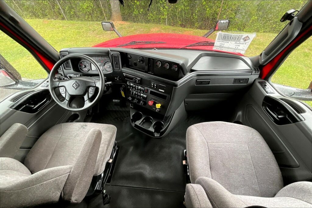 2021 INT LT625 6×4 Sleeper