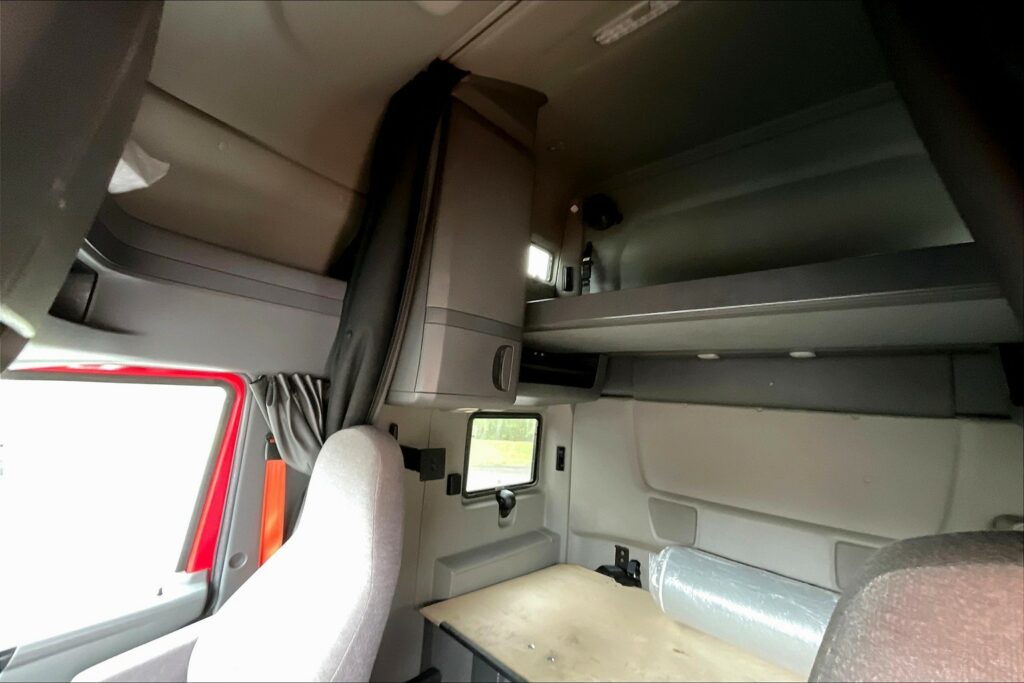 2021 INT LT625 6×4 Sleeper