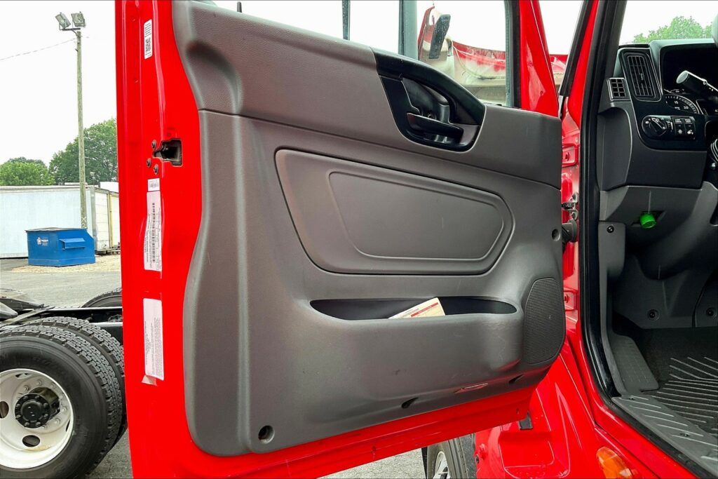 2021 INT LT625 6×4 Sleeper