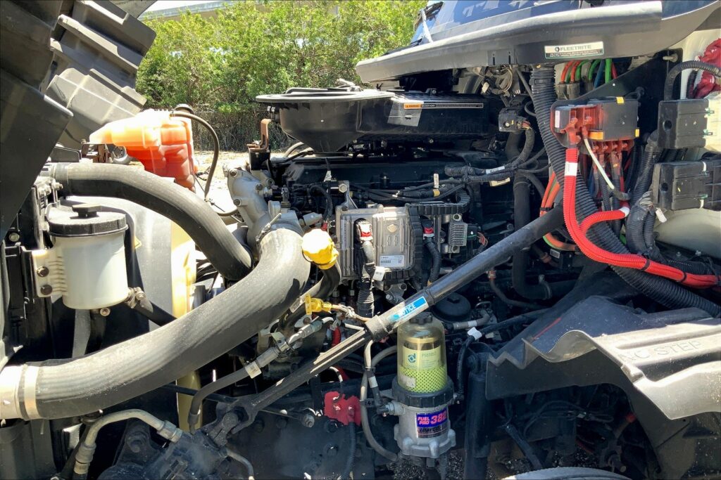 2022 INT LT625 6×4 Sleeper