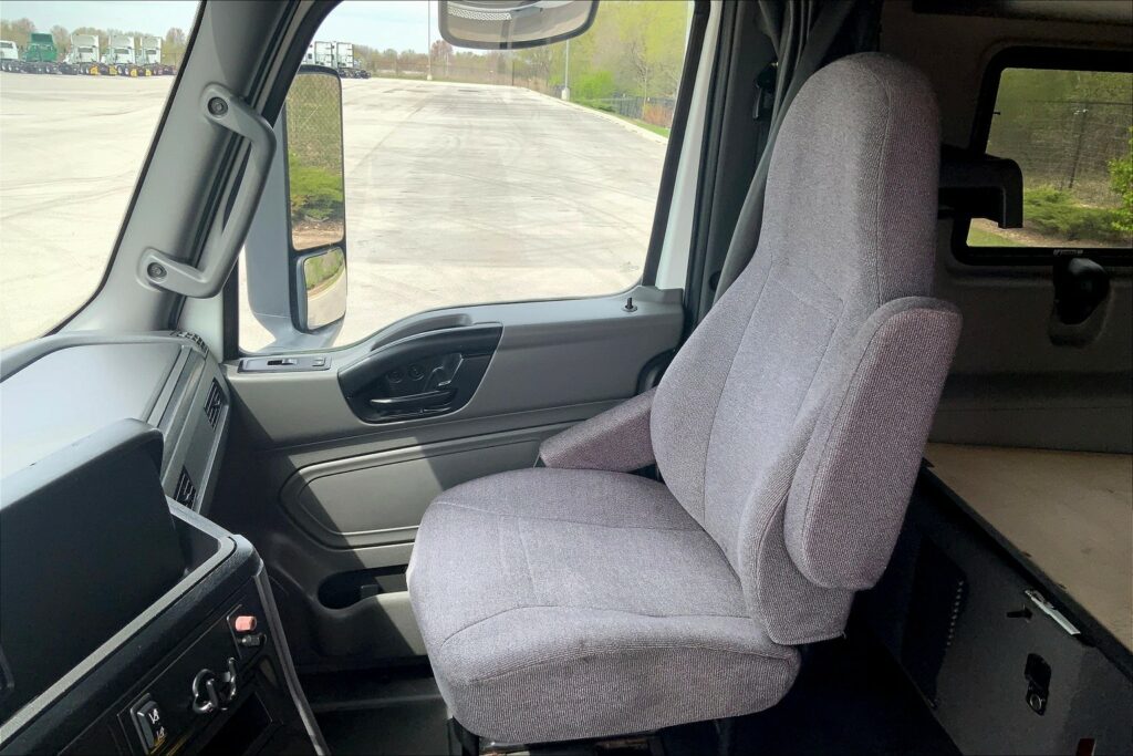 2020 INT LT625 6×4 Sleeper