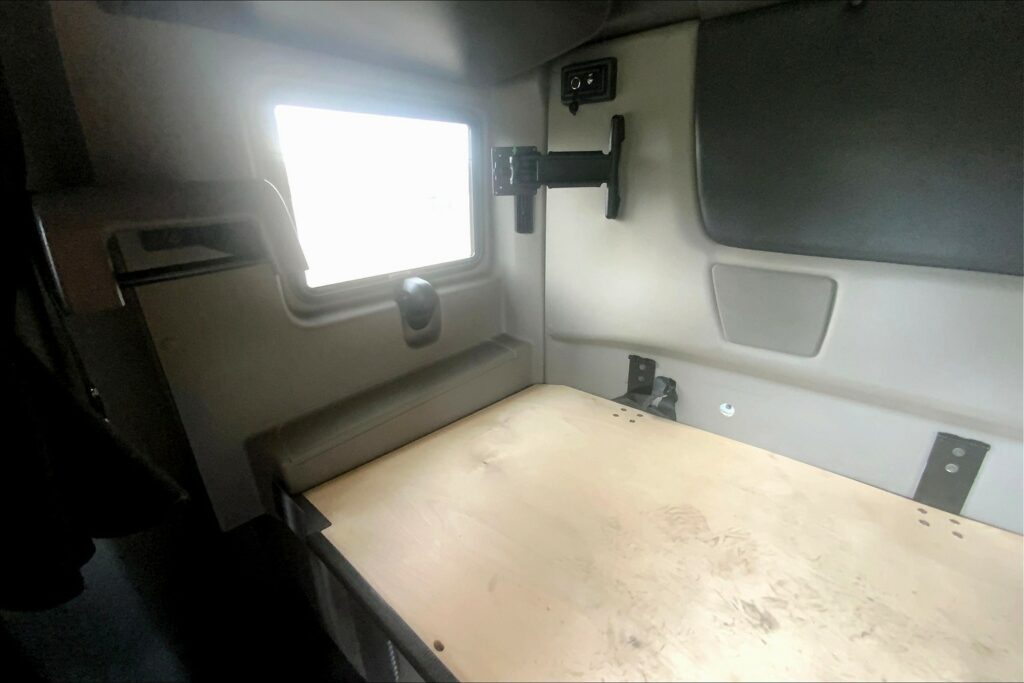 2020 INT LT625 6×4 Sleeper