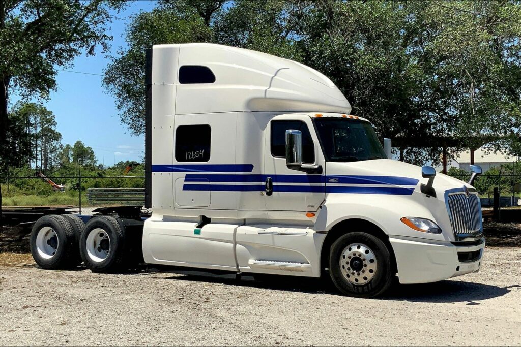 2020 INT LT625 6×4 Sleeper