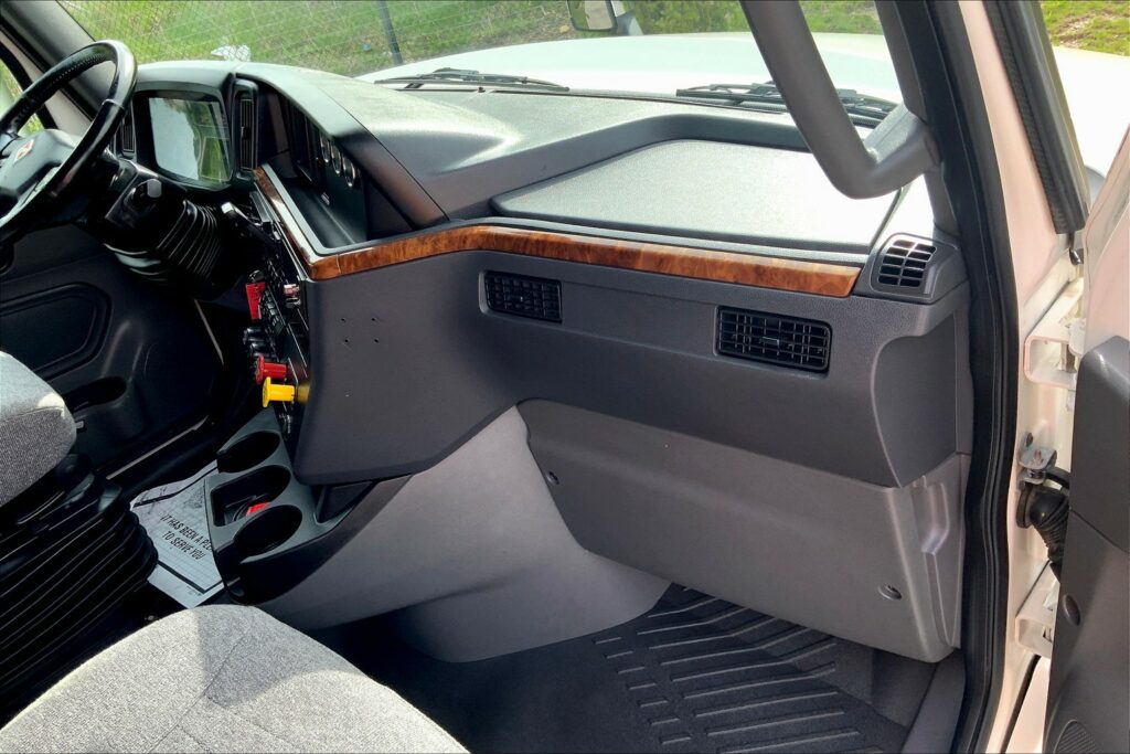 2020 INT LT625 6×4 Sleeper