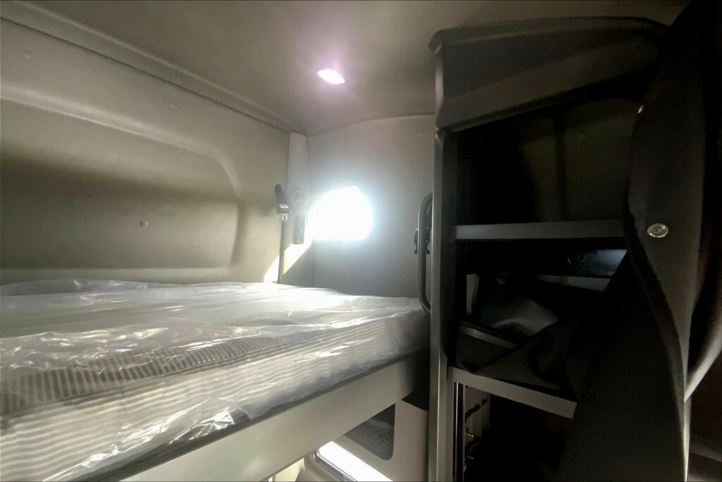 2020 INT LT625 6×4 Sleeper