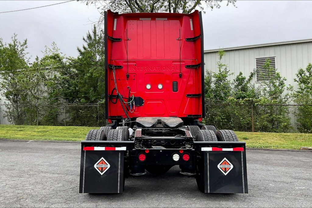 2021 INT LT625 6×4 Sleeper