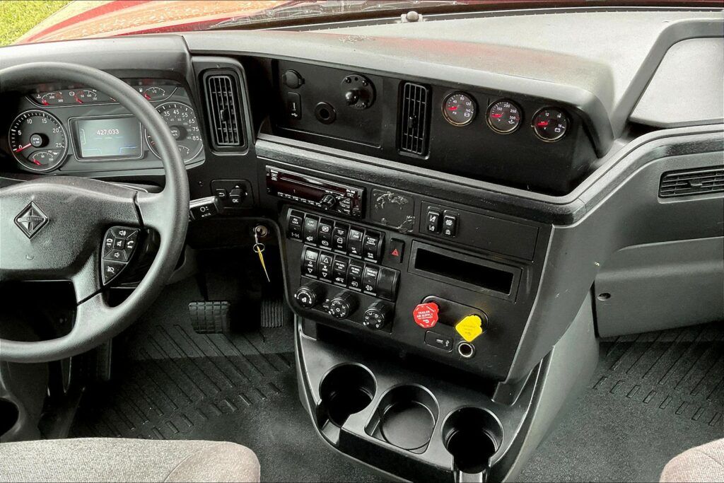 2021 INT LT625 6×4 Sleeper