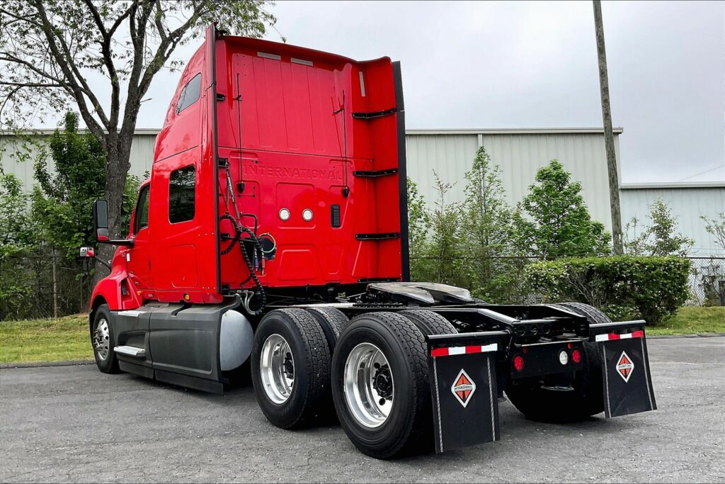 2021 INT LT625 6×4 Sleeper