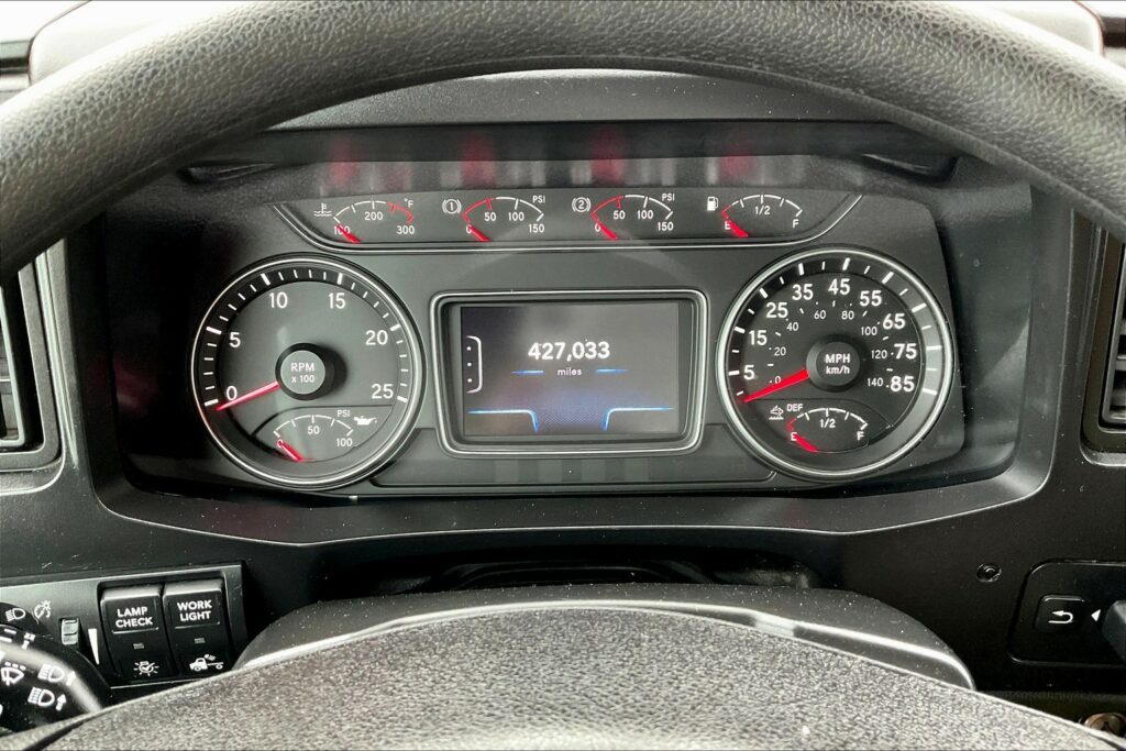 2021 INT LT625 6×4 Sleeper