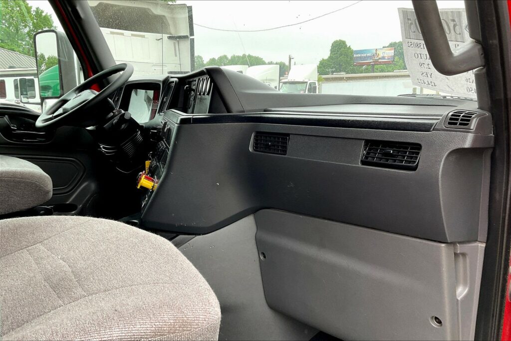 2021 INT LT625 6×4 Sleeper