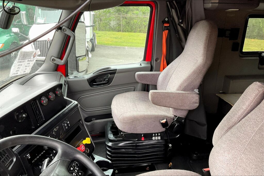 2021 INT LT625 6×4 Sleeper