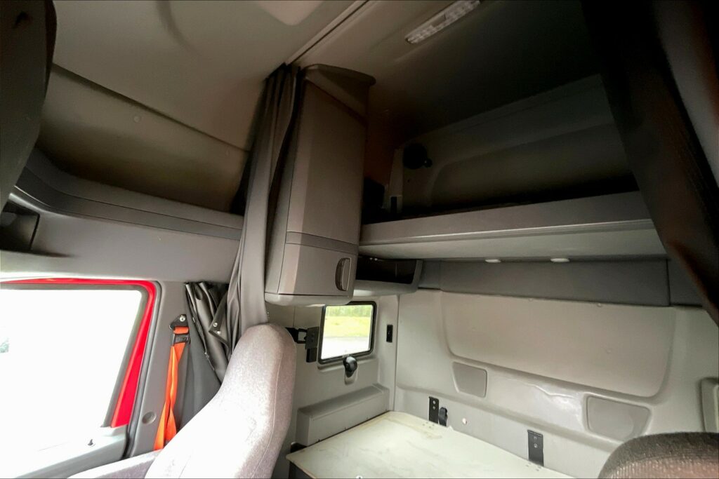 2021 INT LT625 6×4 Sleeper