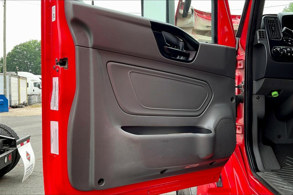 2021 INT LT625 6×4 Sleeper