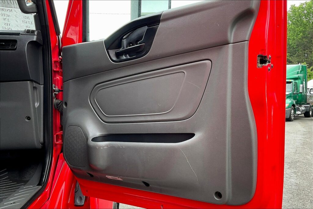 2021 INT LT625 6×4 Sleeper