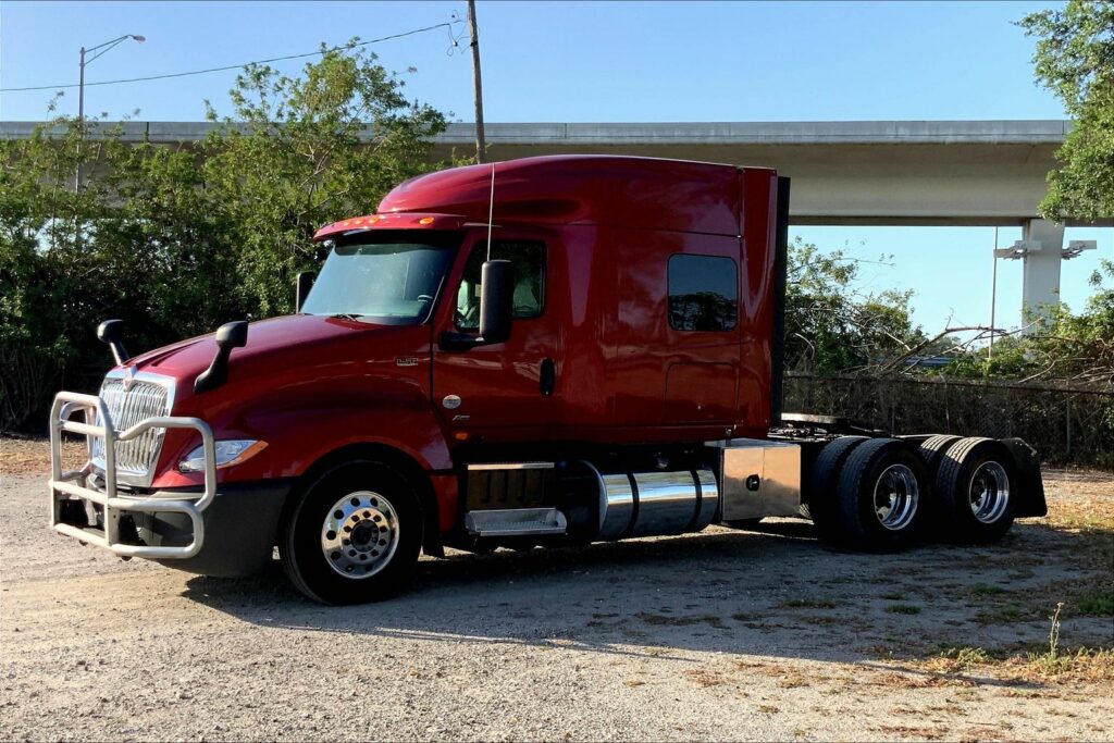 2021 INT LT625 6×4 Sleeper