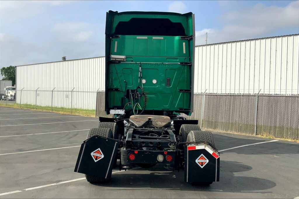 2020 INT LT625 6×4 Sleeper