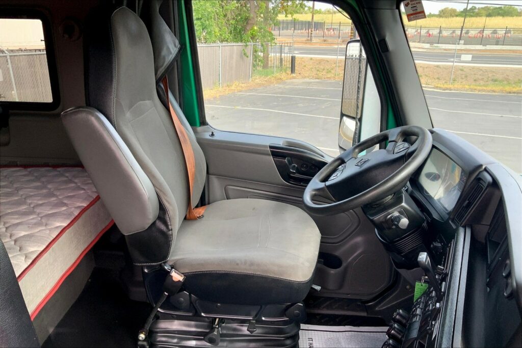 2020 INT LT625 6×4 Sleeper