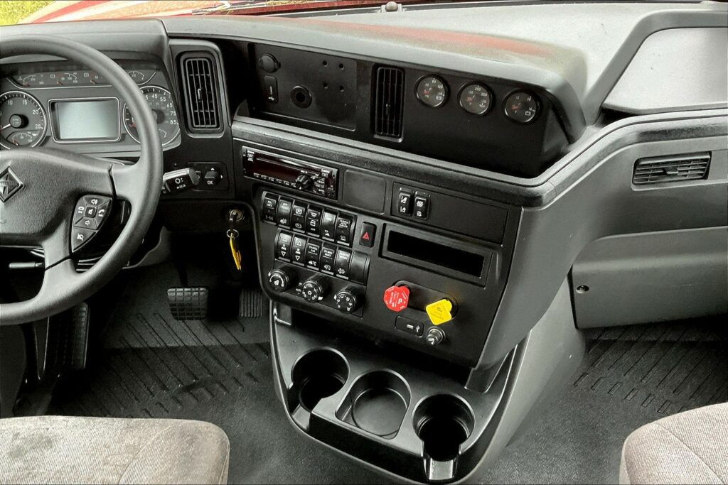 2021 INT LT625 6×4 Sleeper