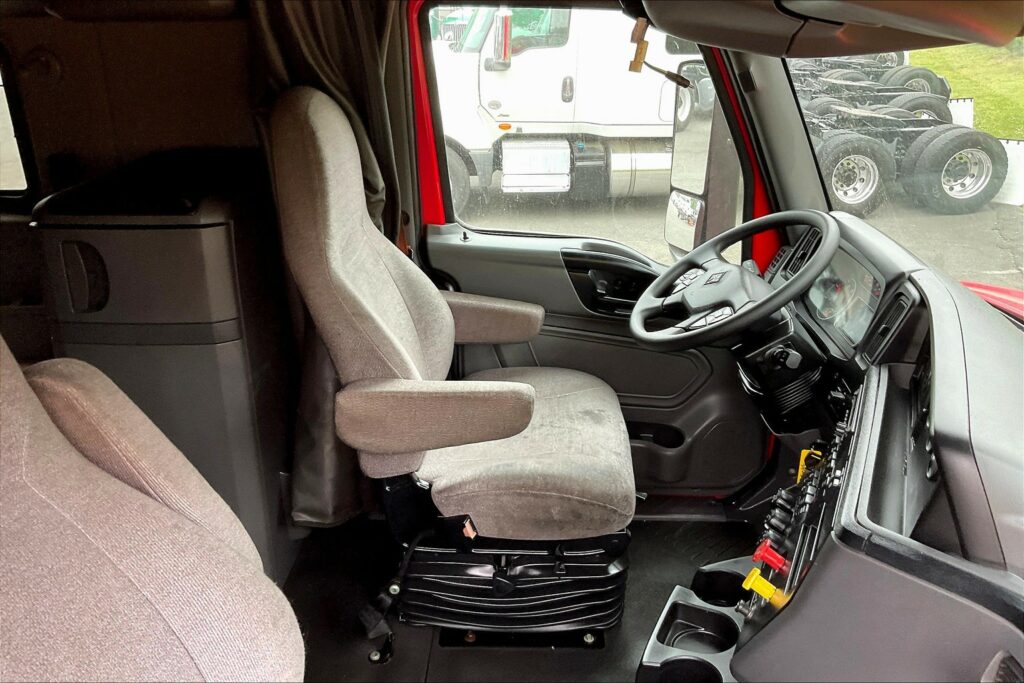 2021 INT LT625 6×4 Sleeper