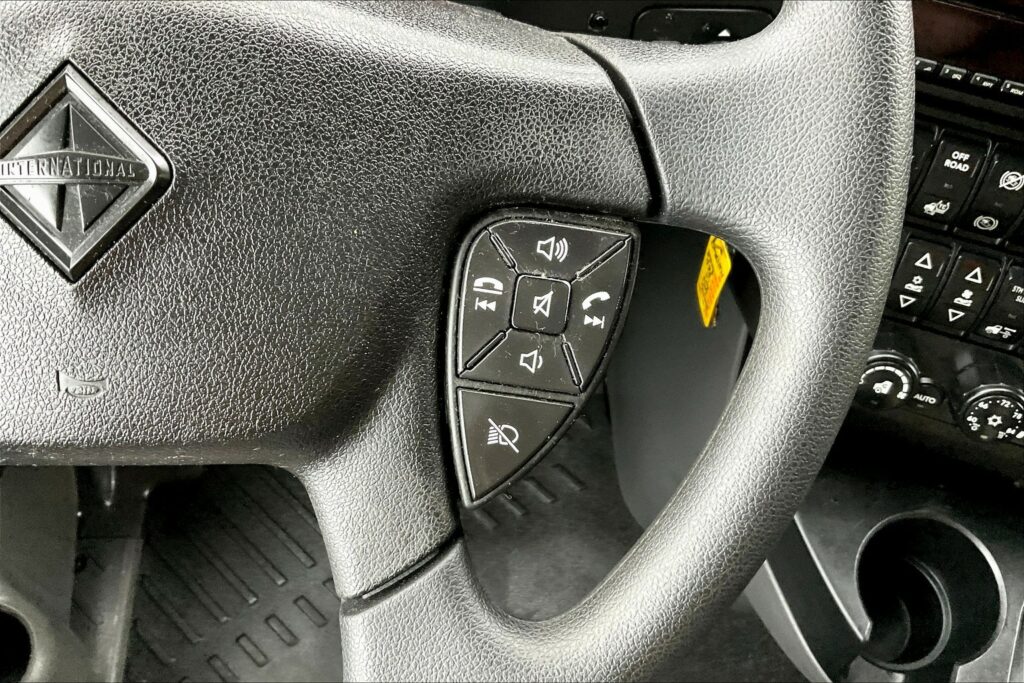 2021 INT LT625 6×4 Sleeper