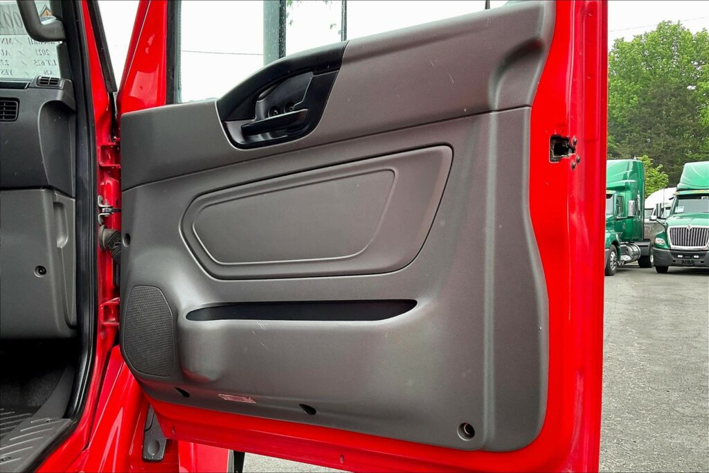 2021 INT LT625 6×4 Sleeper