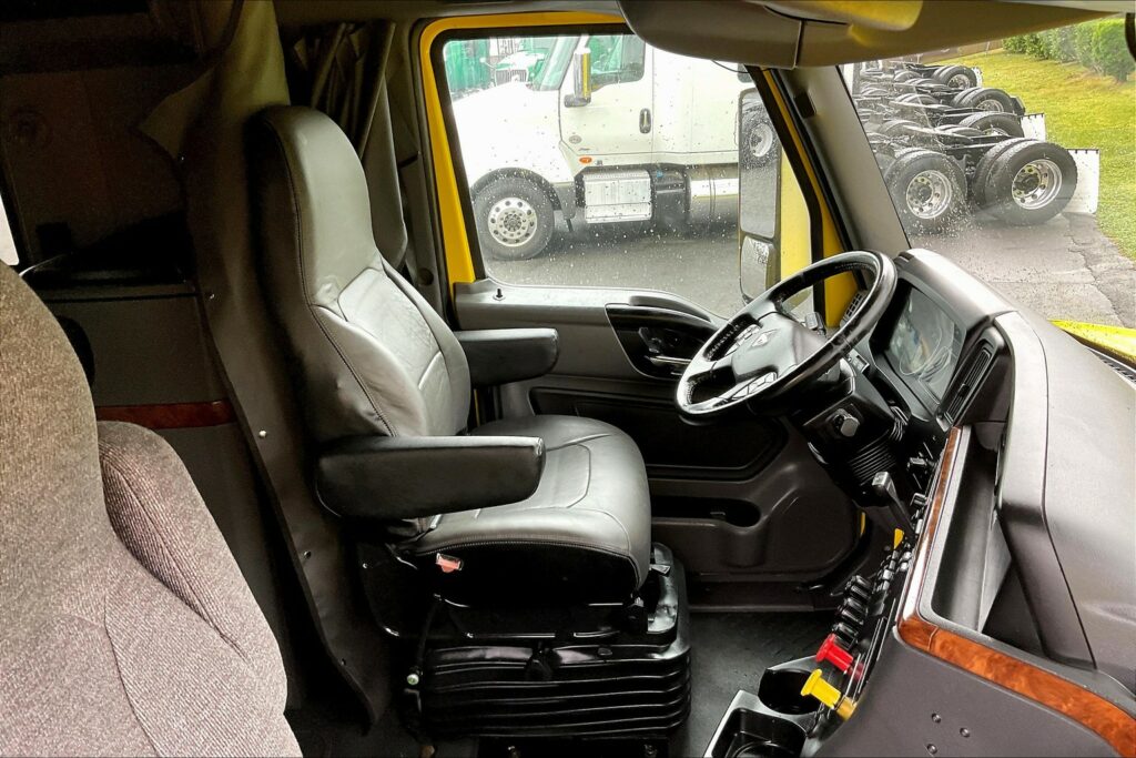 2021 INT LT625 6×4 Sleeper