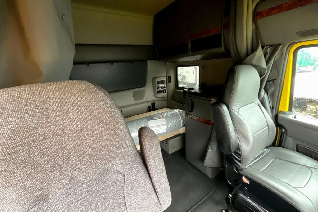 2021 INT LT625 6×4 Sleeper