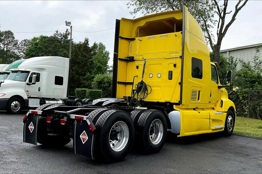 2021 INT LT625 6×4 Sleeper