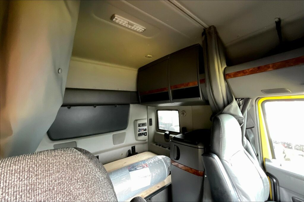 2021 INT LT625 6×4 Sleeper