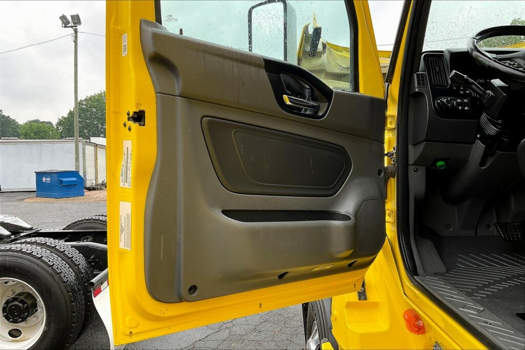 2021 INT LT625 6×4 Sleeper