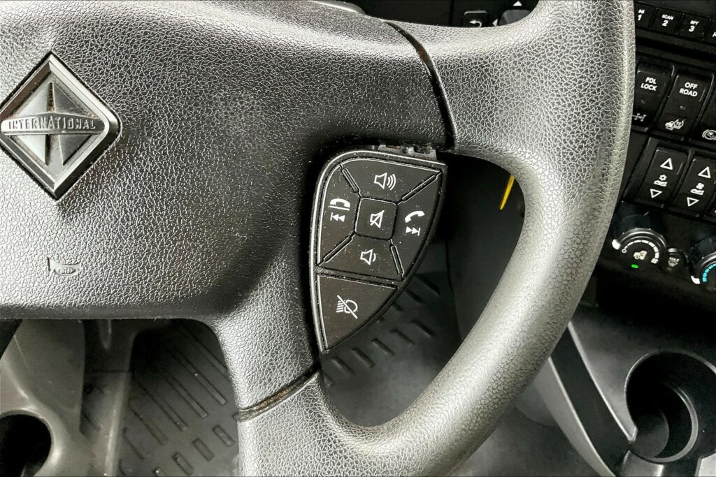 2022 INT LT625 6×4 Sleeper