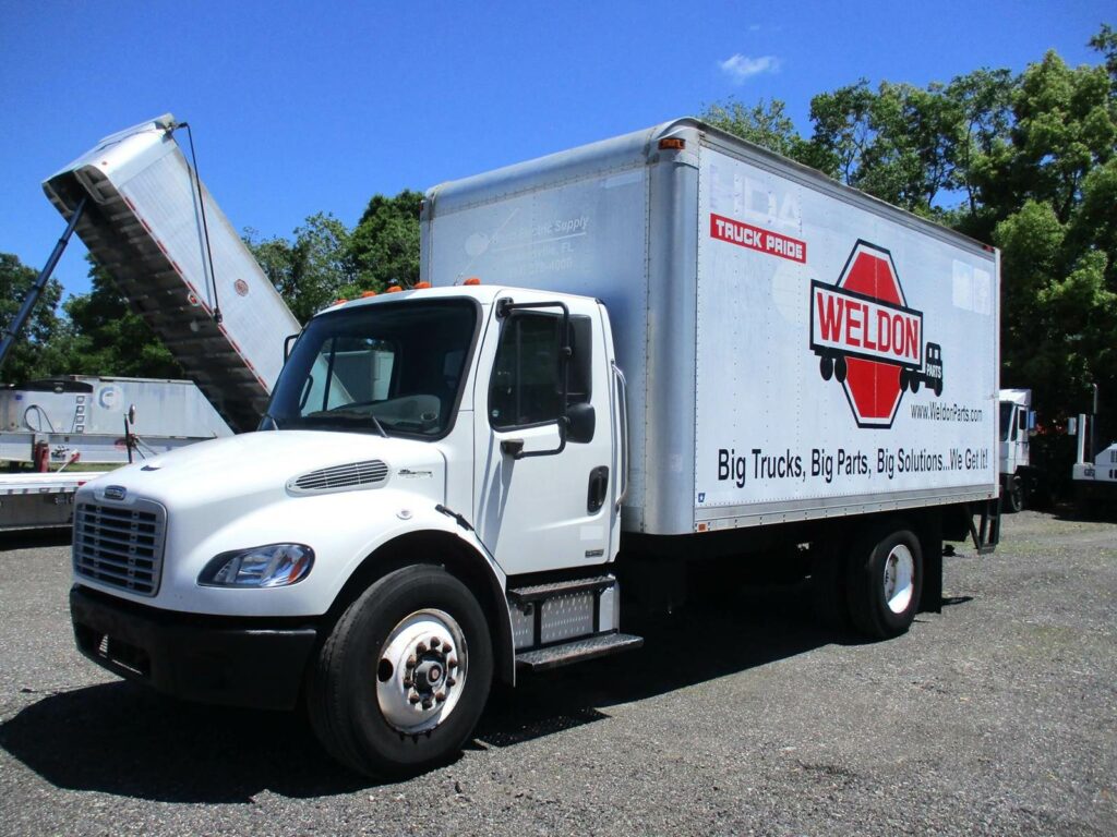 2008 Freightliner M2 106