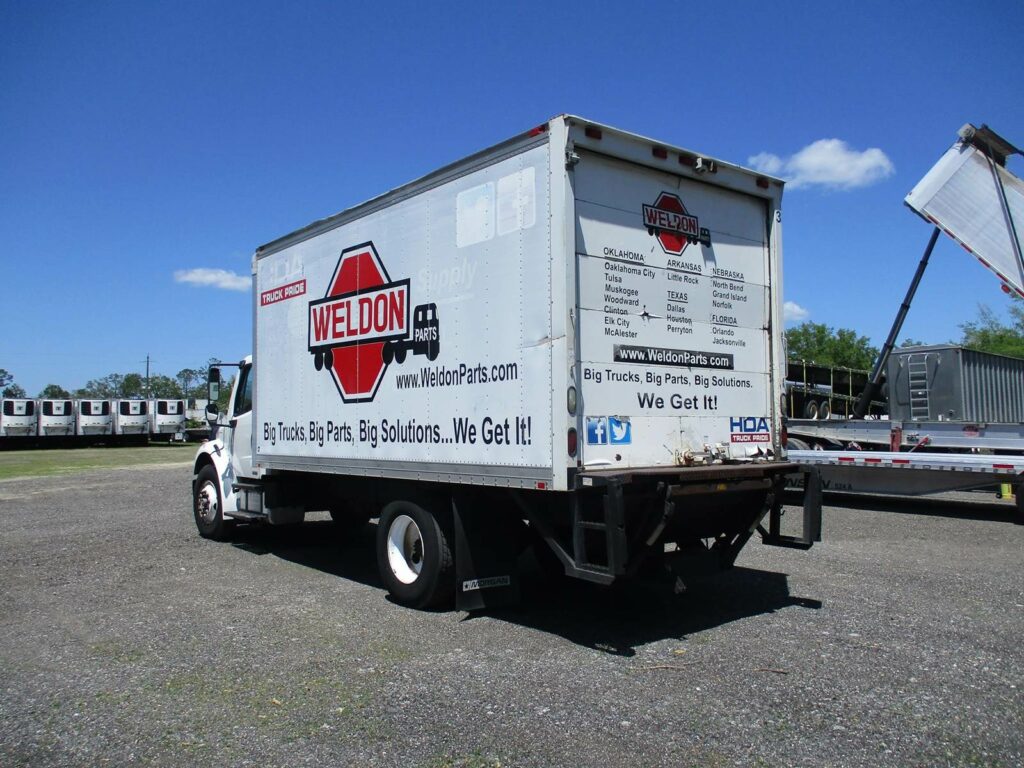 2008 Freightliner M2 106