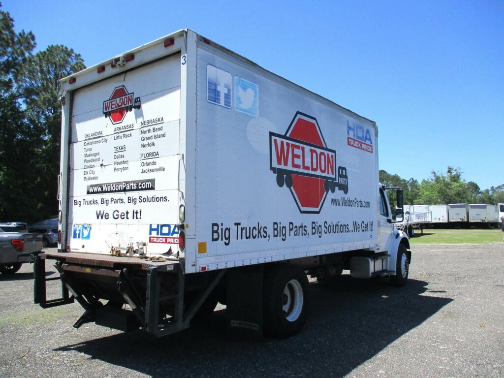 2008 Freightliner M2 106