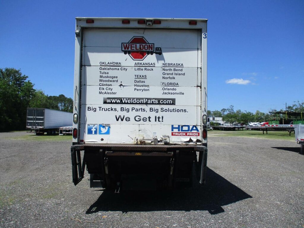 2008 Freightliner M2 106