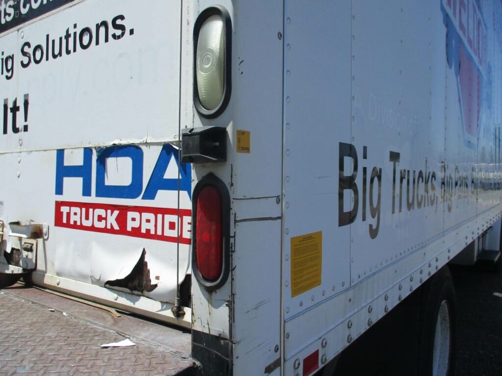 2008 Freightliner M2 106