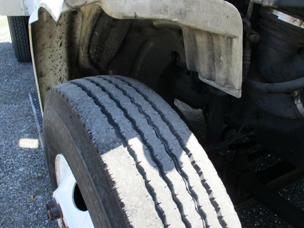 2008 Freightliner M2 106