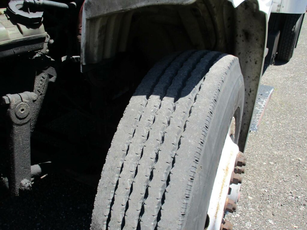 2008 Freightliner M2 106