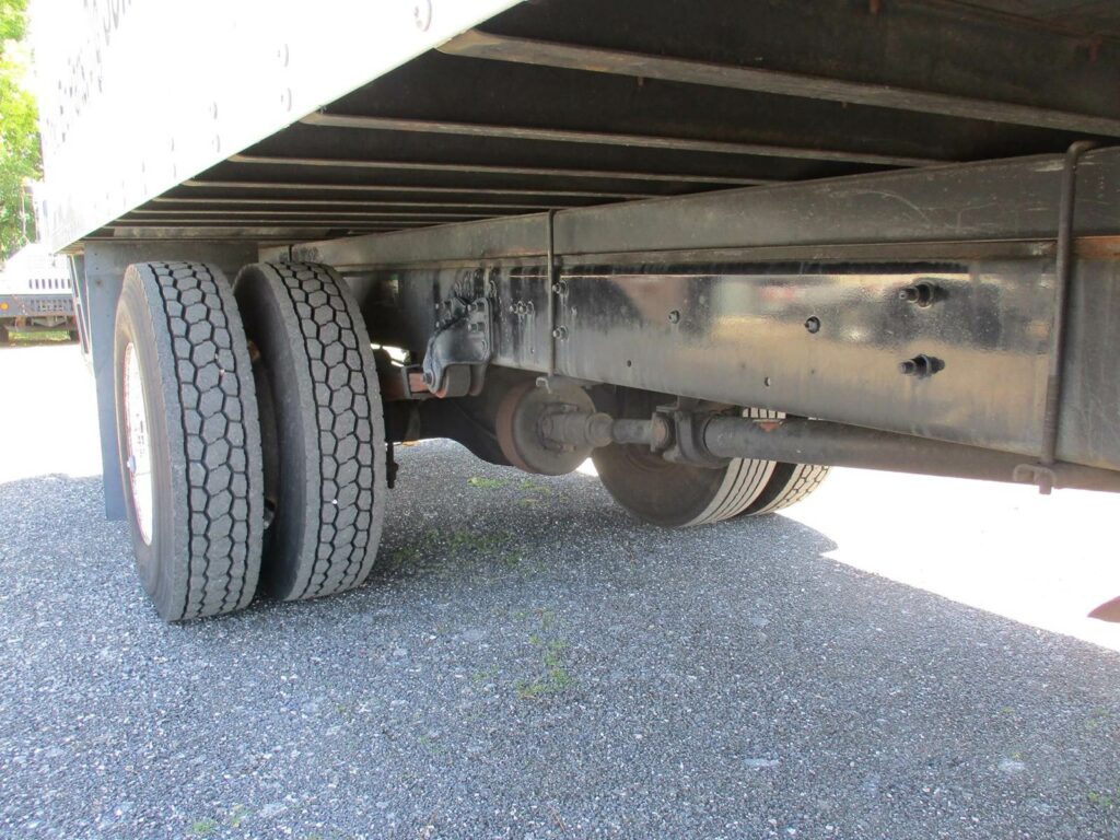 2008 Freightliner M2 106