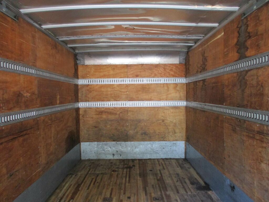 2008 Freightliner M2 106