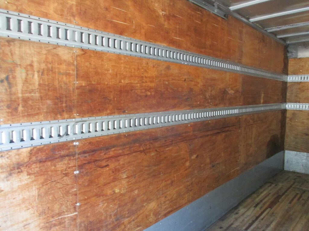 2008 Freightliner M2 106