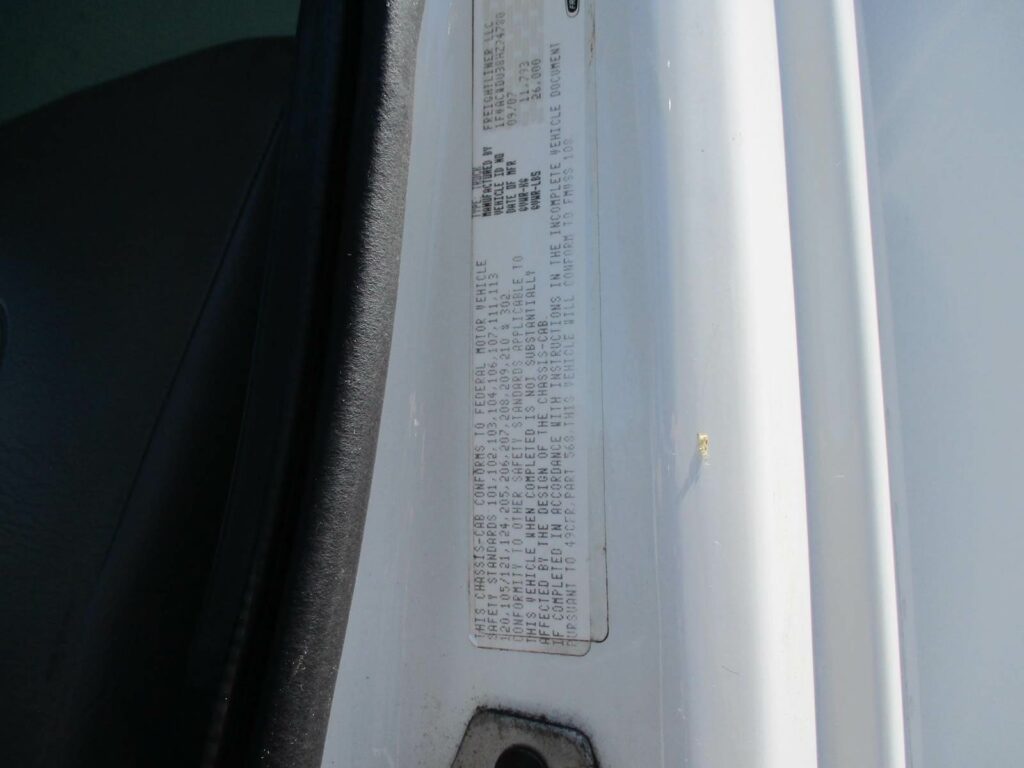 2008 Freightliner M2 106