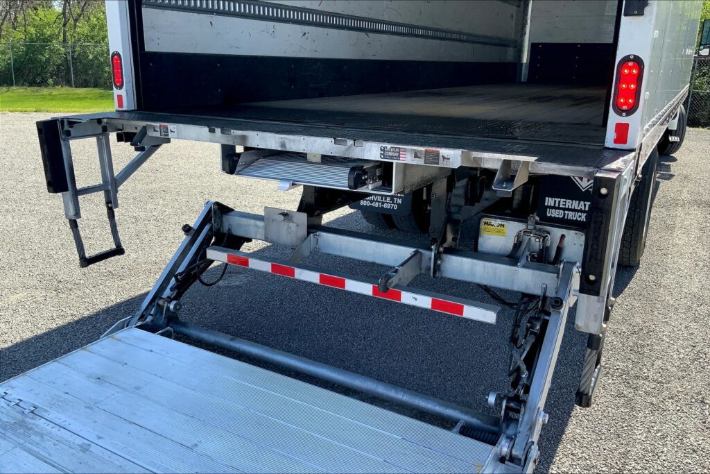 2020 CUM MV607 Medium Conventional