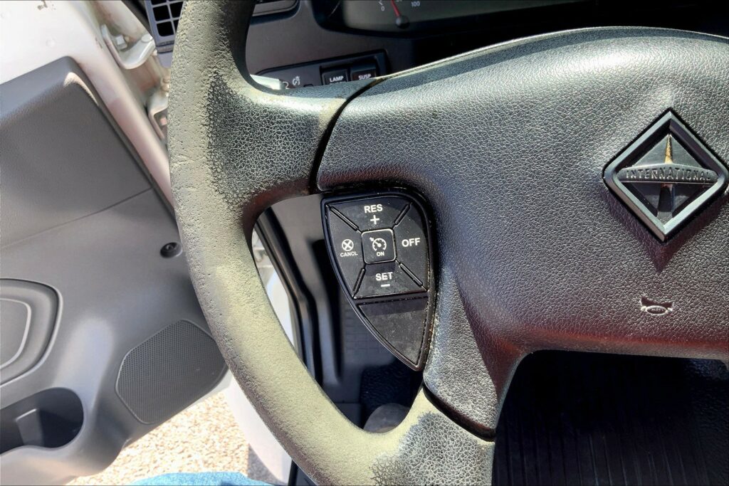 2020 CUM MV607 Medium Conventional