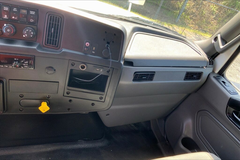 2020 CUM MV607 Medium Conventional